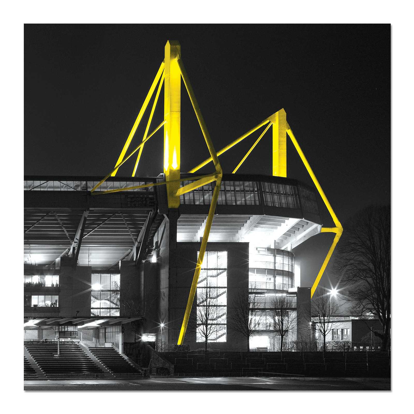 Kunstdruck „SIGNAL IDUNA PARK - III“ 50x50 cm zeigt eine Nachtansicht des Stadions mit markant gelb leuchtenden Stahlträgern und schwarzgelber Architektur.