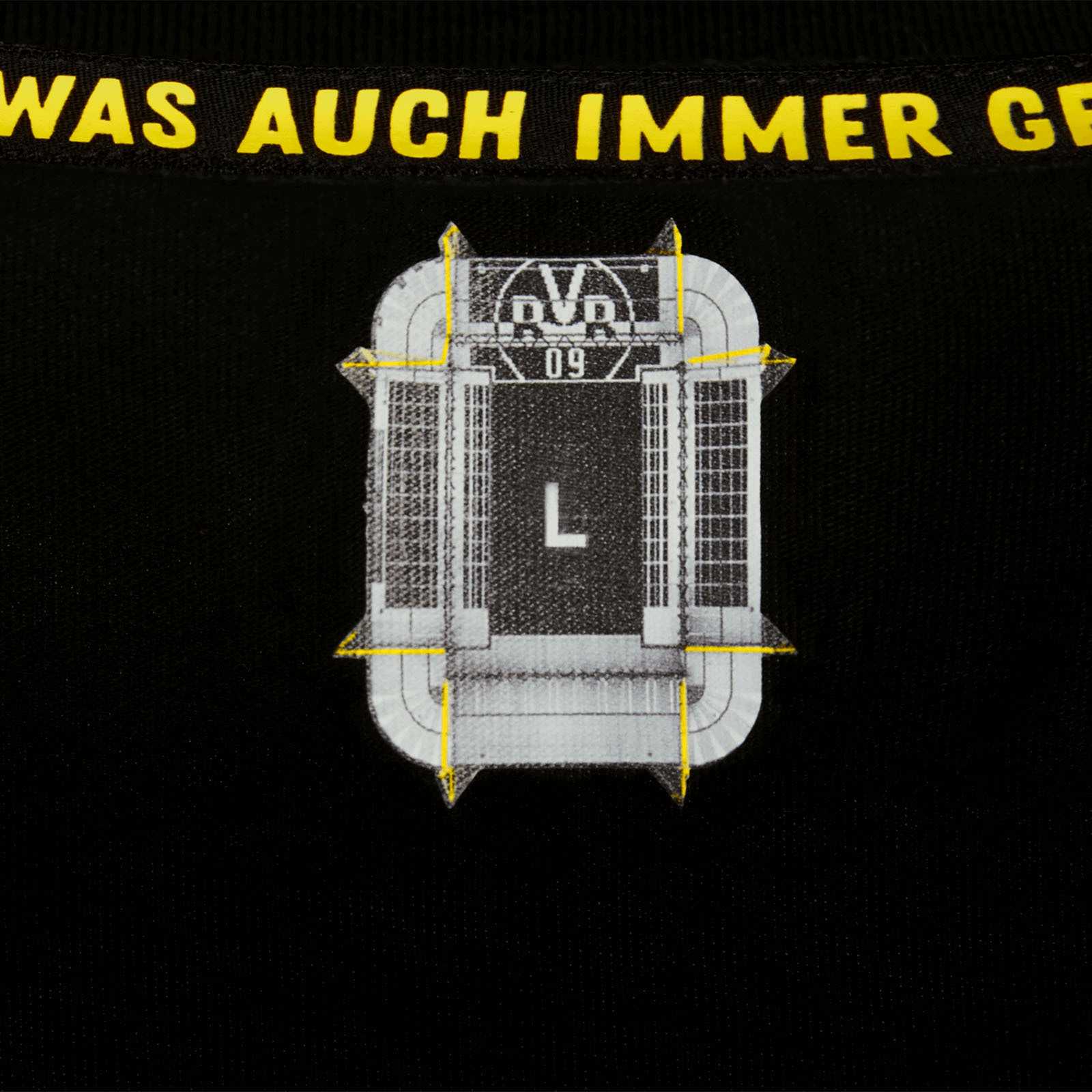 Detailansicht des schwarzgelben BVB-Hoodie Mitglieder für Herren mit einem Stadionmotiv und BVB 09-Schriftzug, gelbe Schrift am Kragen sichtbar.