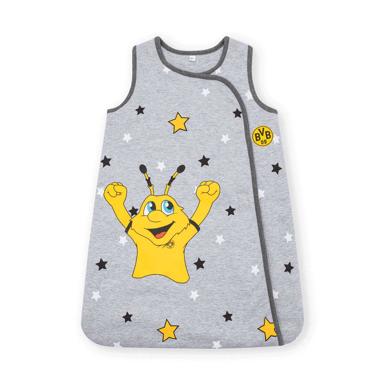 Vorderansicht des grauen BVB-Baby Schlafsacks mit EMMA-Motiv, schwarzen und gelben Sternen sowie BVB-Emblem auf der Brust.