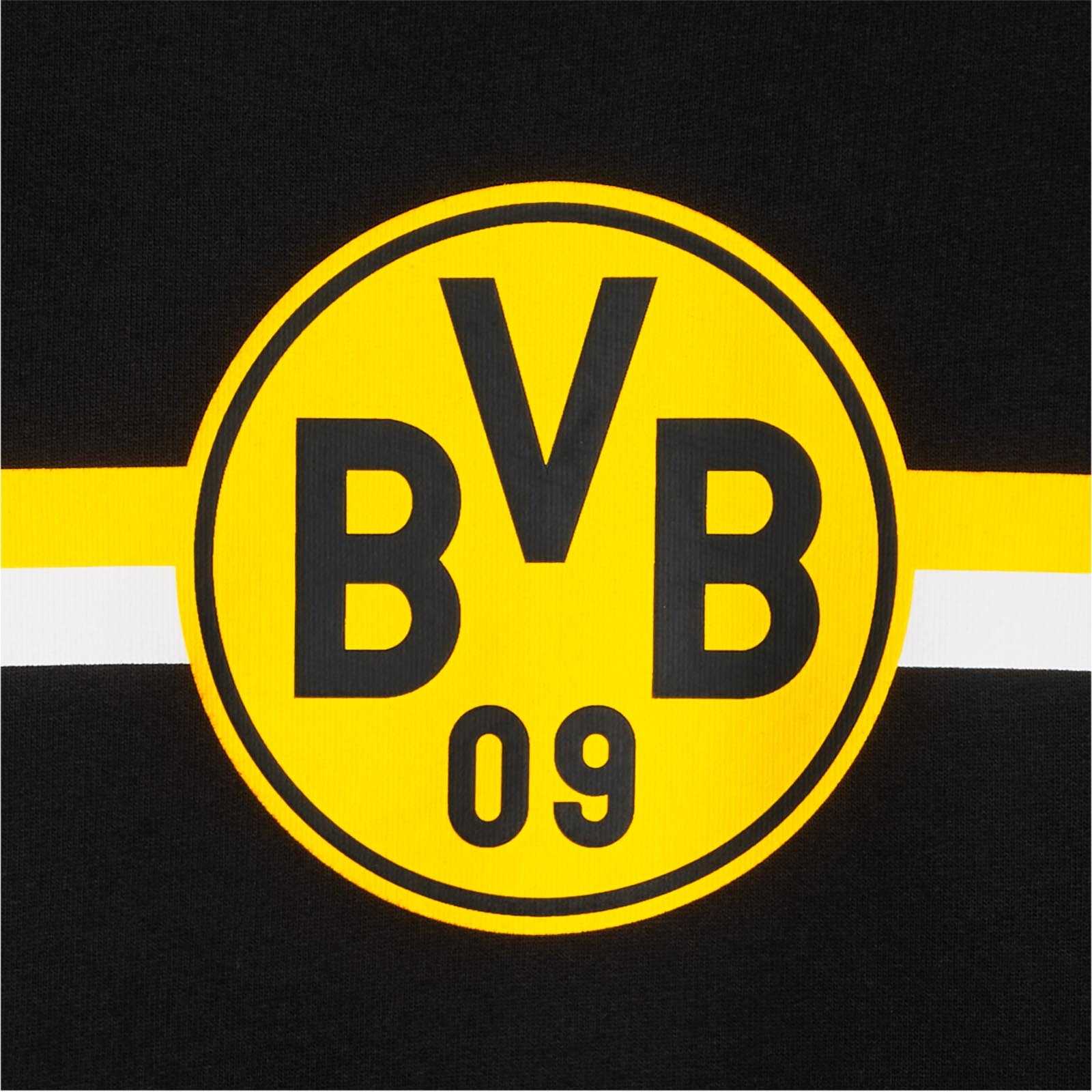 Detailansicht des schwarzgelben BVB CLUB Sweatshirts mit großem BVB-Emblem und horizontalem gelben sowie weißen Streifen auf schwarzem Stoff.