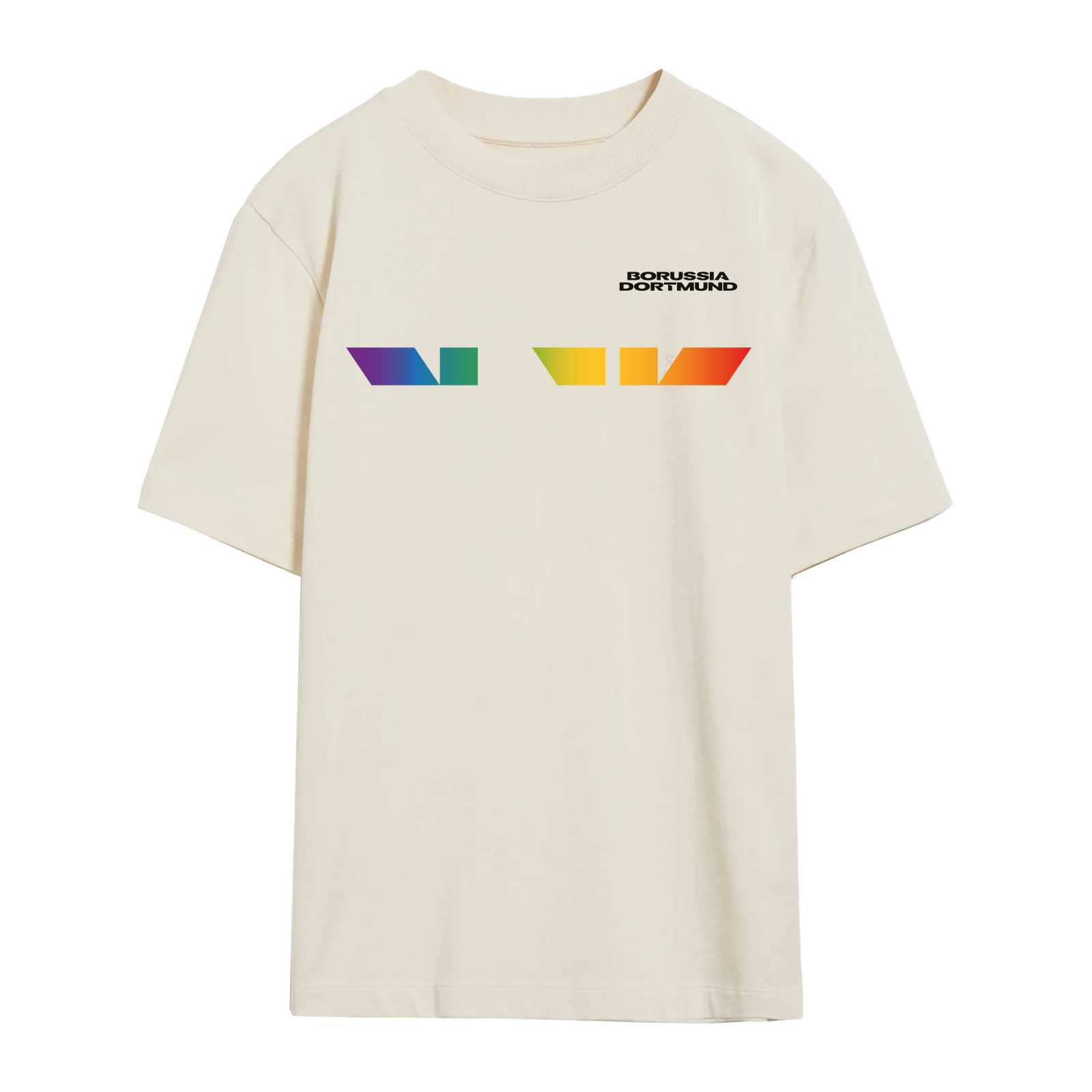 Vorderansicht des cremefarbenen BVB Rainbow T-Shirt Unisex mit regenbogenfarbenen Streifen und schwarzem „Borussia Dortmund“-Schriftzug auf der Brust.