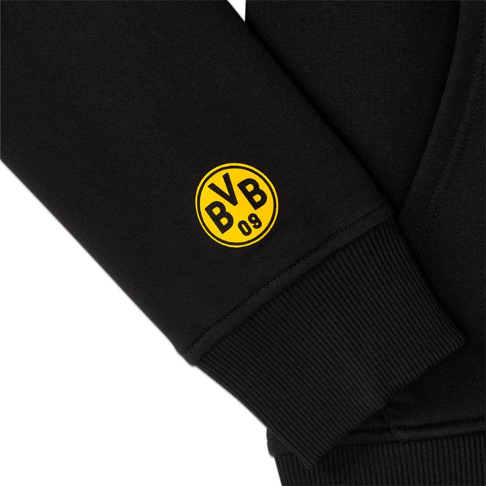 Detailansicht des schwarzgelben BVB Rainbow Hoodie Kinder, zeigt das BVB-Emblem auf dem Ärmel. Das Material wirkt weich und hochwertig.