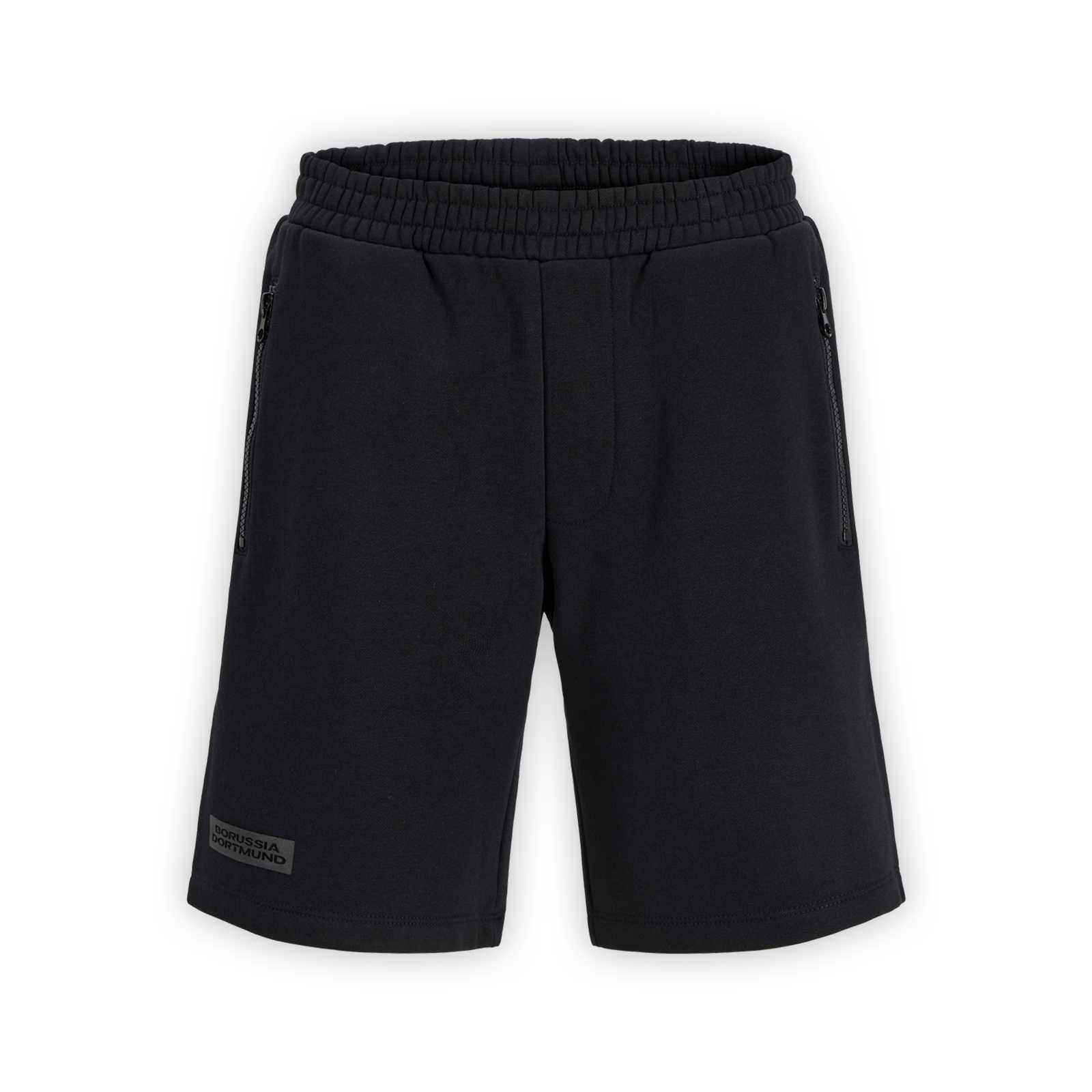 Vorderansicht einer schwarze Joggingshorts mit Gummizug am Bund und an den Füßen. Mit zwei Hosentaschen mit Reißverschluss.