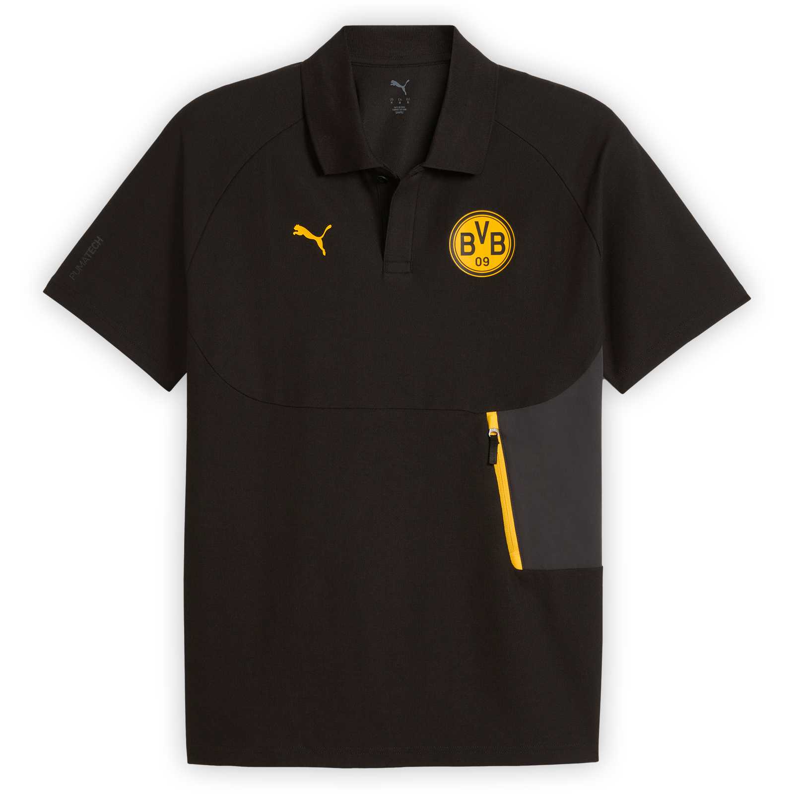 Vorderansicht des BVB PUMA Tech Polo (schwarz) mit gelben Details am Reißverschluss und sichtbarem BVB-Emblem sowie PUMA-Logo auf der Brust.