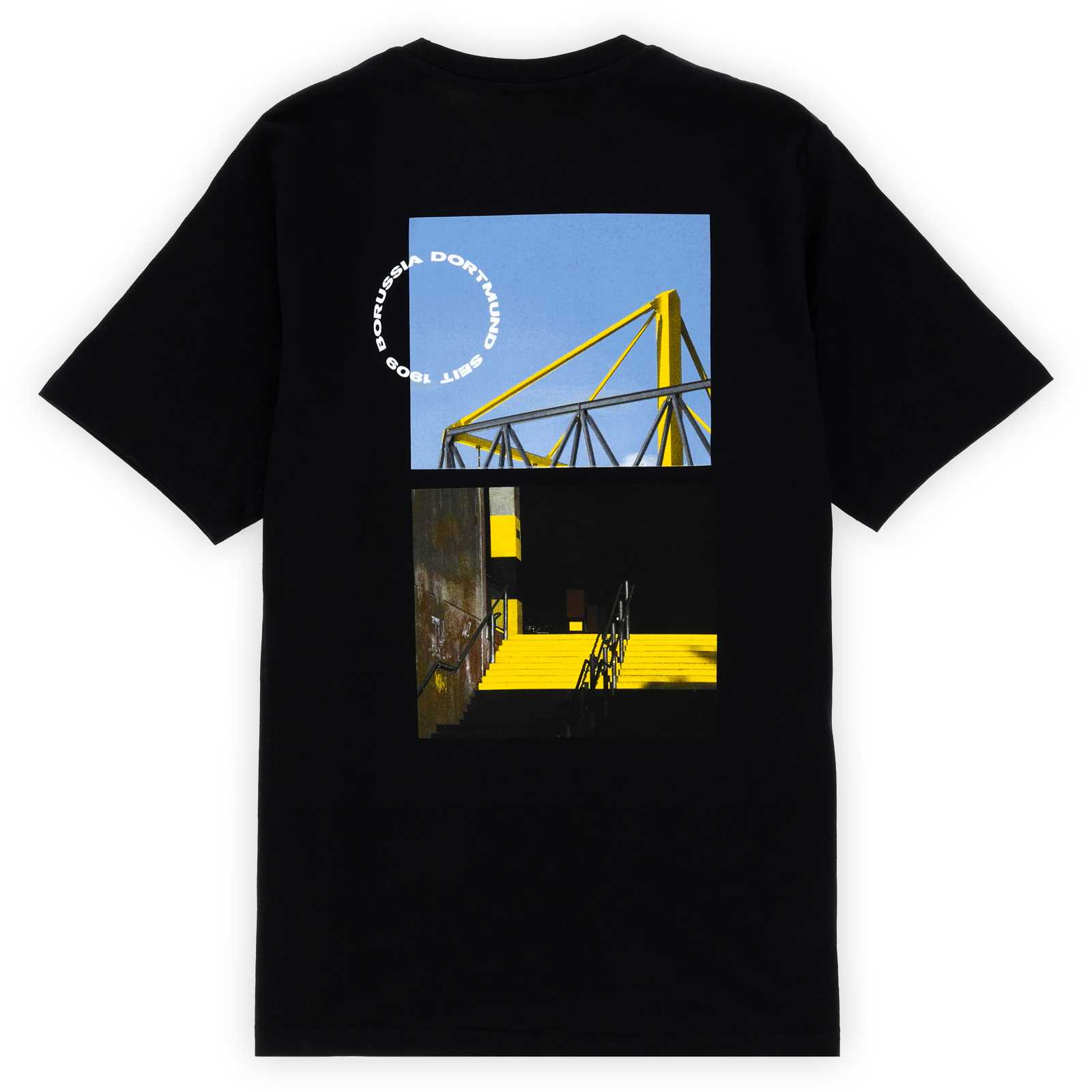 Rückansicht des schwarzen Matchday-T-Shirts mit einem Bild vom Treppenaufgang zur Südtribüne, teilweise überlagert von einem runden Borussia Dortmund seit 1909-Schriftzug und einer Abbildung der markanten Pylone des SIGNAL IDUNA PARK darüber