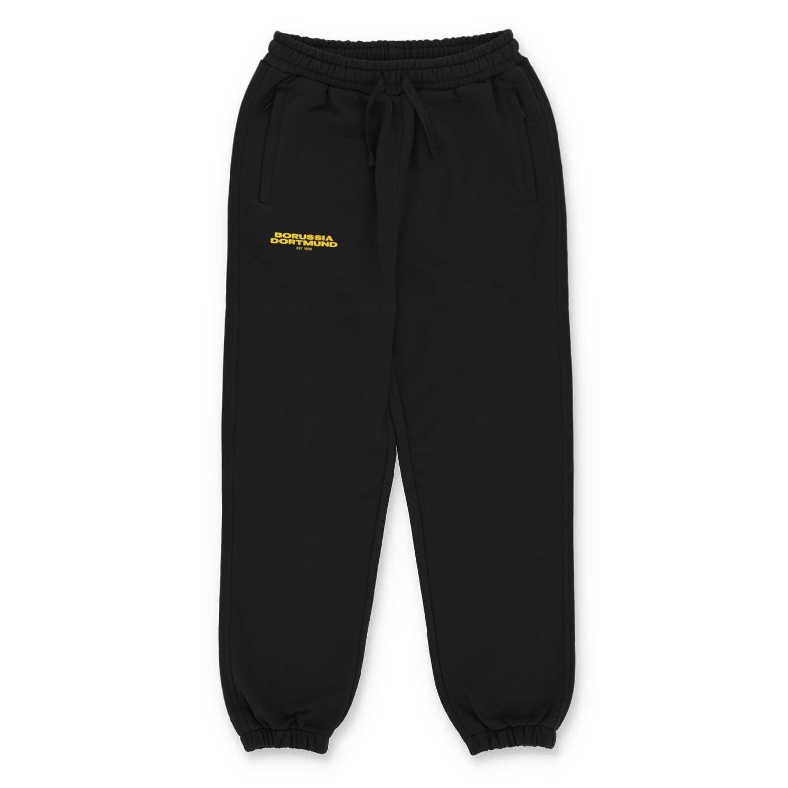 Vorderansicht der schwarzen Jogginghose im Oversized-Schnitt mit gelbem Borussia Dortmund est. 1909 Schriftzug