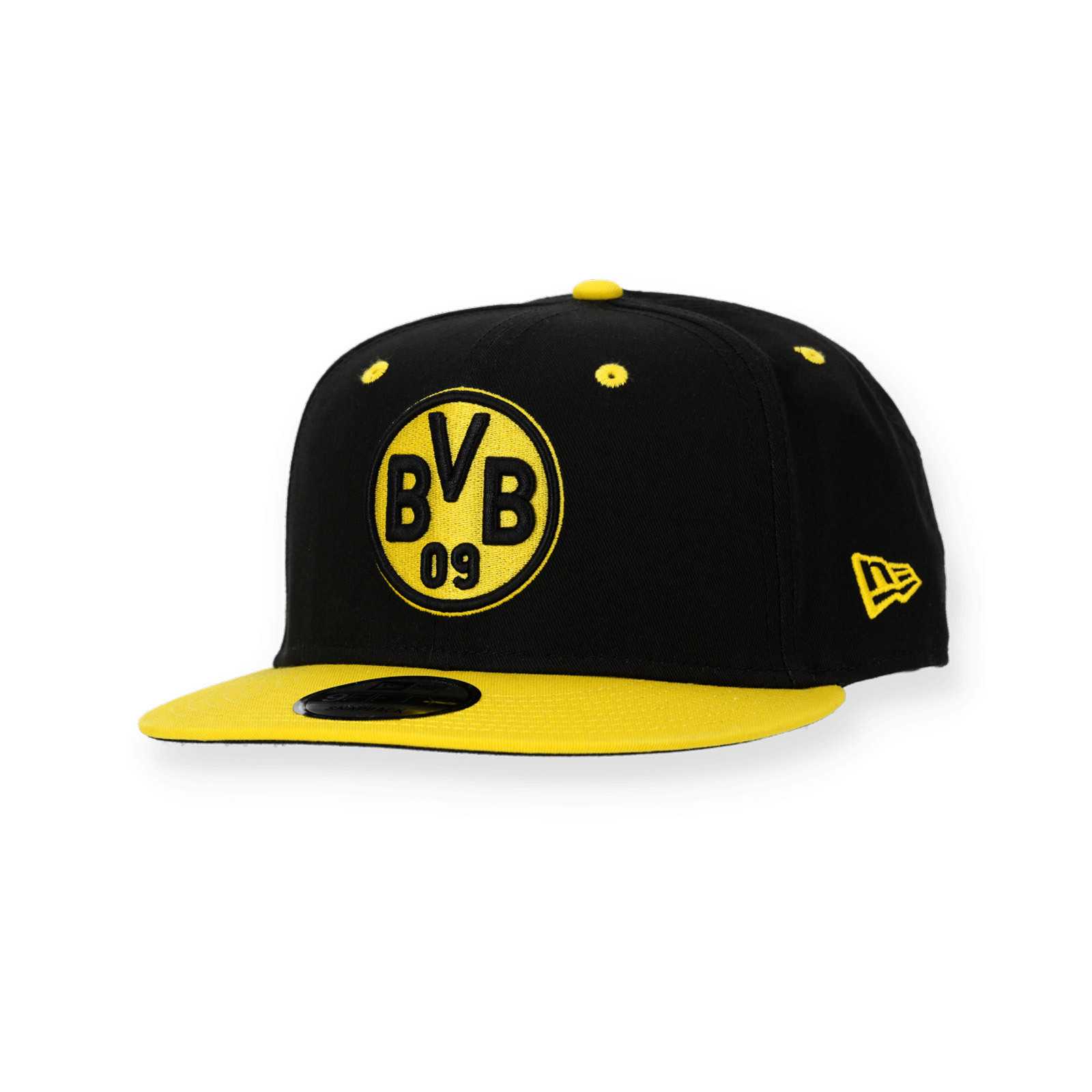 Vorderansicht der schwarzen BVB-Kappe mit gelbem BVB Logo über dem flachen, gelben Schirm, New Era-Modell-Aufkleber auf dem Schirm und gelbem New Era-Logo an der Seite