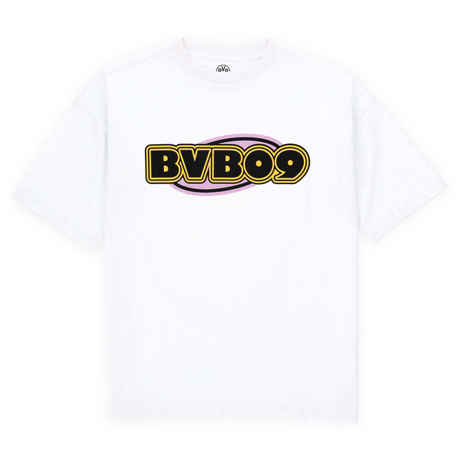 Die Vorderansicht des Weißen T-Shirts mit einem doppelt umrandeten Schriftzug BVB09, hinterlegt von gelb-lila Ellipsen