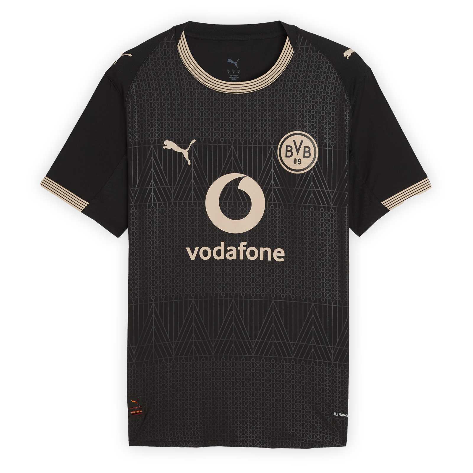 Die Vorderansicht des schwarzen Sondertrikots mit PUMA-Katze, Vodafon-Logo und BVB-Emblem in beige.