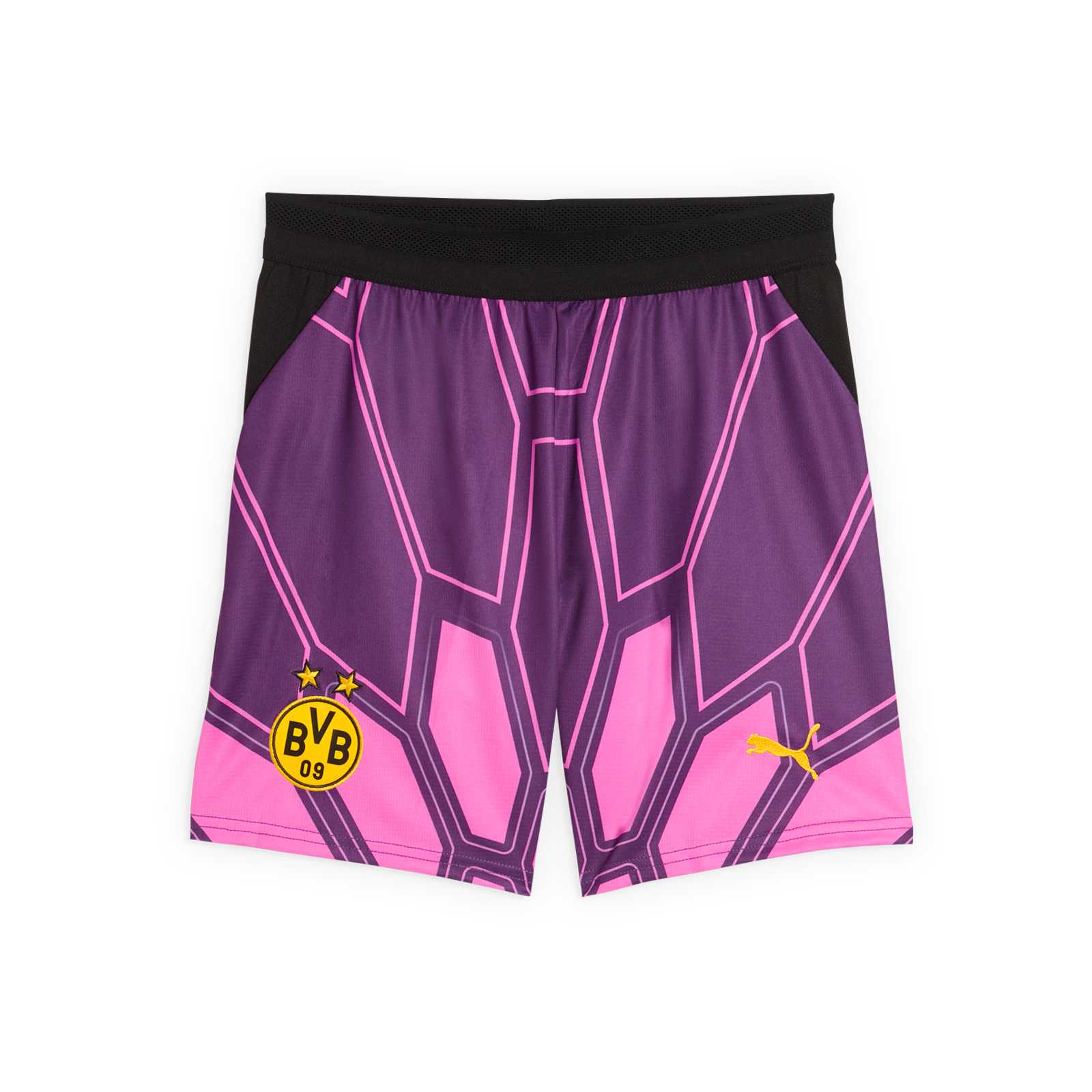 Die Vorderansicht der Torwart-Hose mit pink-lila Muster, gelber PUMA-Katze und BVB-Emblem auf den Beinen.